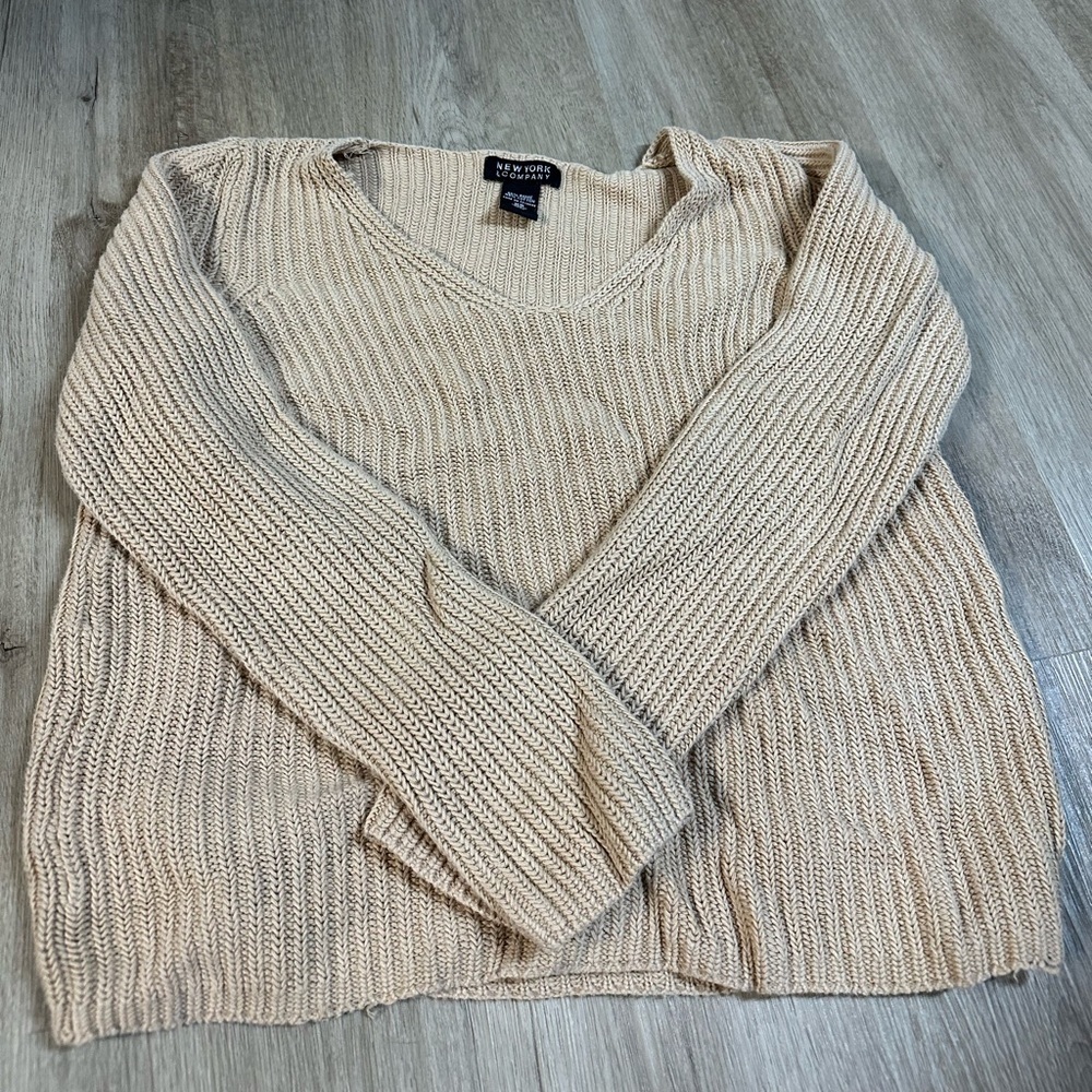 New York & Company Beige Cropped Sweater Size XS